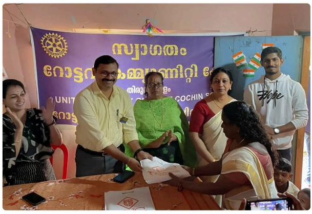 Onakkodi Distribution At Kavalashwaram Anganwadi